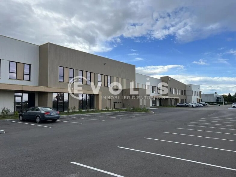 Flex in Villefontaine for lease - Building Photo - Image 2 of 22