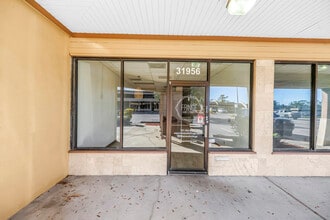 31918 US Highway 19 N, Palm Harbor, FL for lease Interior Photo- Image 1 of 7