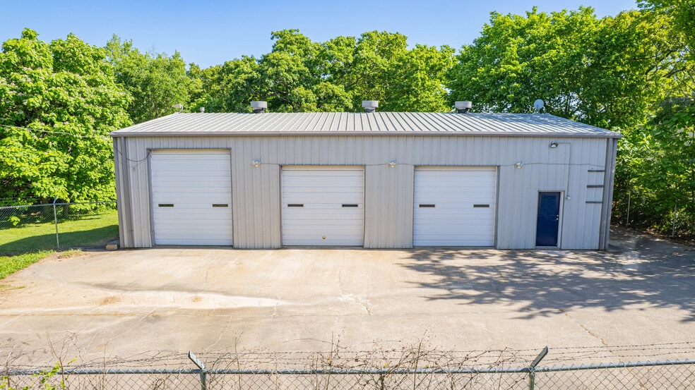 414 Highway 42, Osage Beach, MO for lease - Building Photo - Image 1 of 40