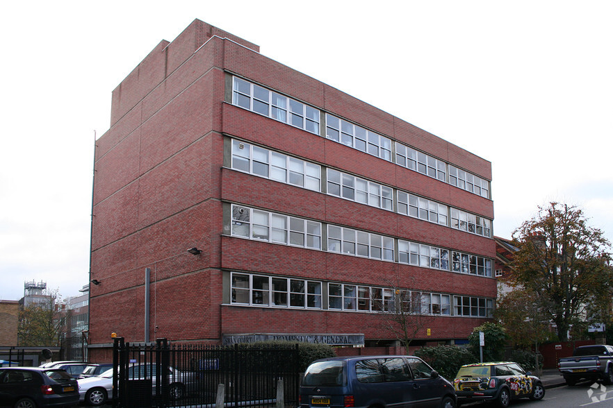 2A Mansel Rd, London for lease - Building Photo - Image 3 of 9