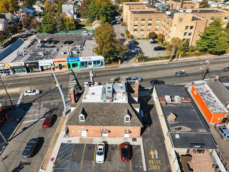 730 Fulton Ave, Hempstead, NY à vendre - Aérien - Image 3 de 16