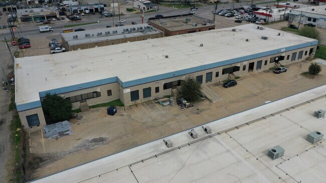 Plus de détails pour 10969 Shady Trl, Dallas, TX - Local d'activités à louer