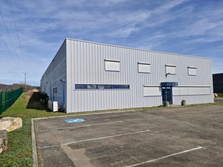Flex in Frontonas for lease - Building Photo - Image 2 of 4