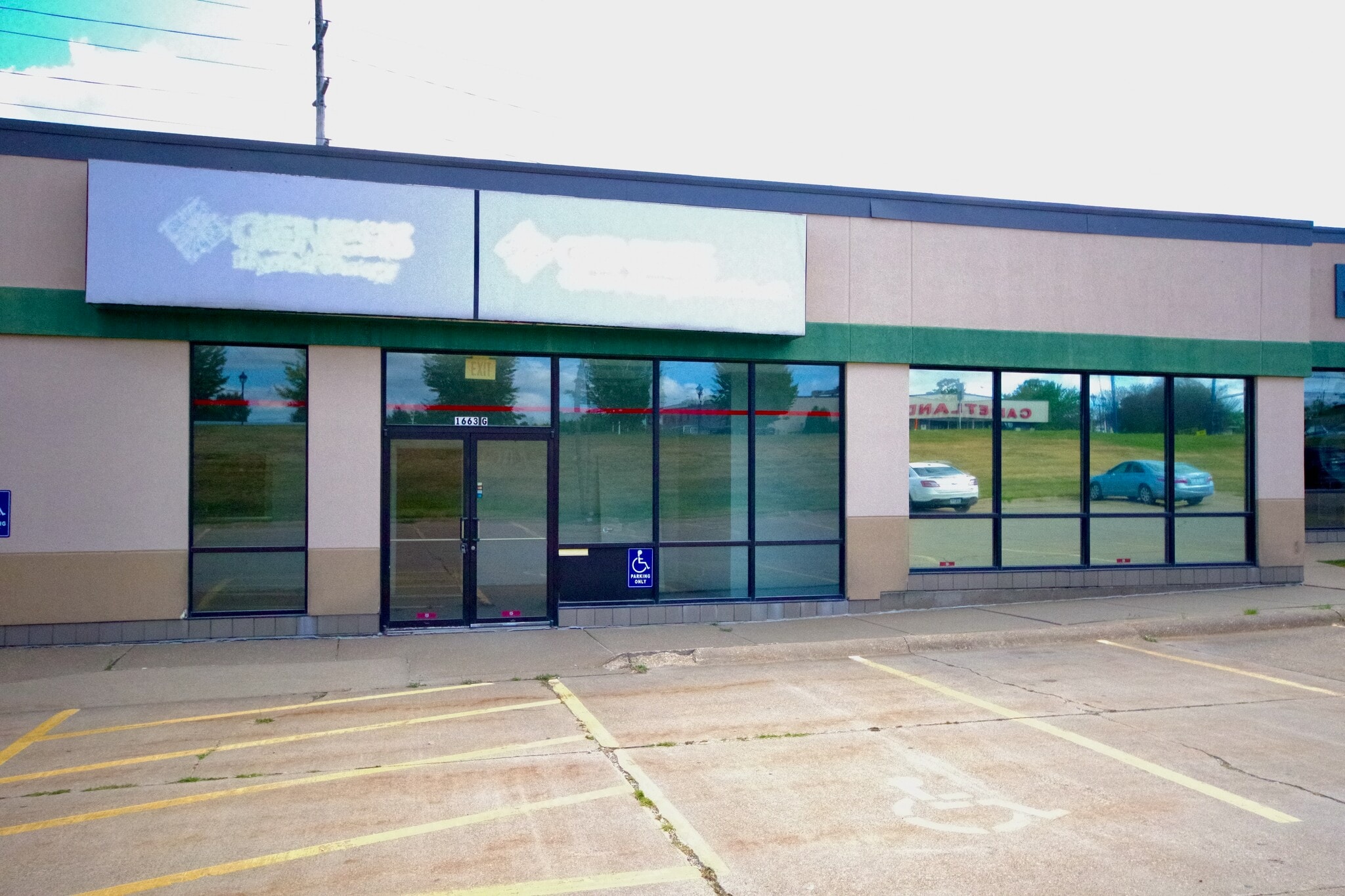 1663 Lincoln Way, Clinton, IA à louer Photo du bâtiment- Image 1 de 48