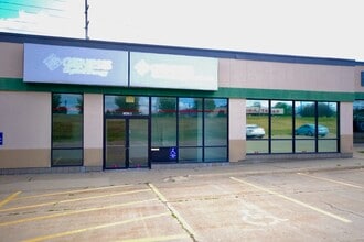 1663 Lincoln Way, Clinton, IA à louer Photo du bâtiment- Image 1 de 48