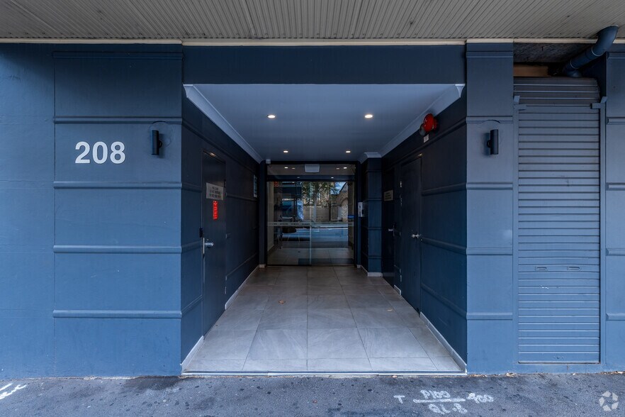 208-214 Chalmers St, Surry Hills à louer - Photo du bâtiment - Image 3 de 4