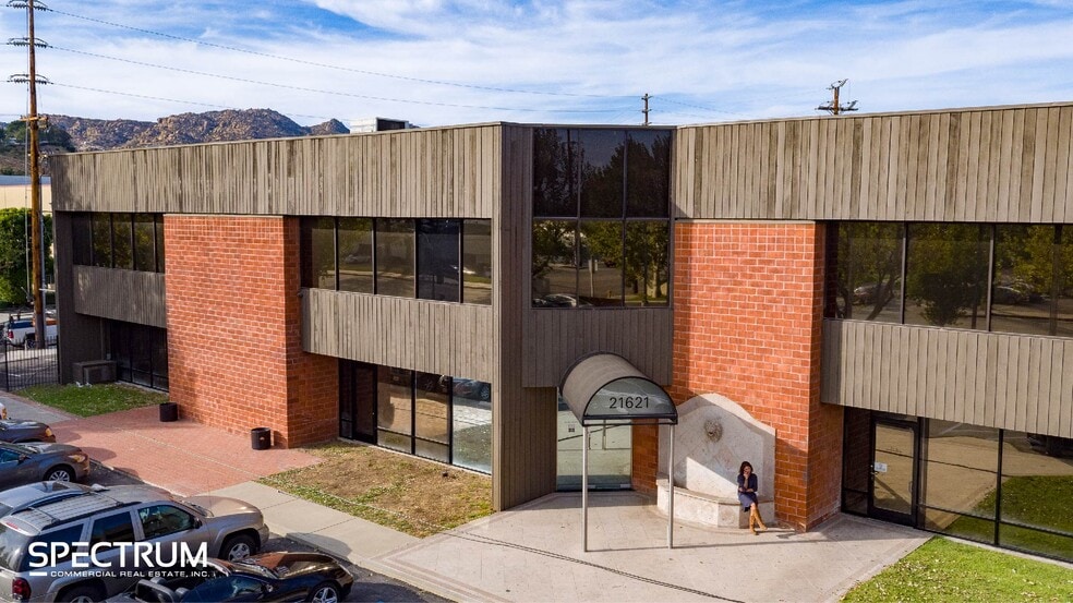 21617-21621 Nordhoff St, Chatsworth, CA for lease - Building Photo - Image 2 of 7