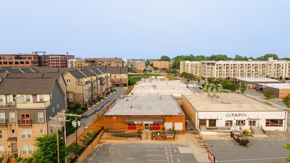 245 Clanton Rd, Charlotte, NC for lease - Building Photo - Image 1 of 8