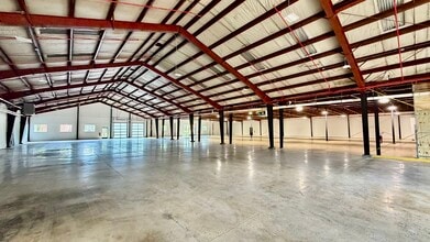 22 Readington Rd, Branchburg, NJ for lease Interior Photo- Image 2 of 6