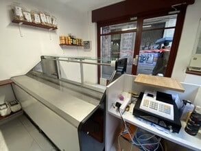 Retail in Barcelona, Barcelona for lease Interior Photo- Image 1 of 6