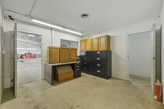 801 W Grant Hwy, Marengo, IL for lease Interior Photo- Image 2 of 2