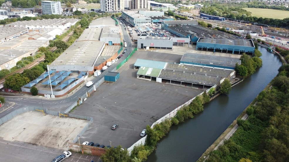 28-40 Hythe Rd, London for lease - Building Photo - Image 3 of 4