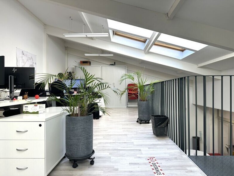 Bureau dans Lyon à louer - Photo du bâtiment - Image 2 de 6