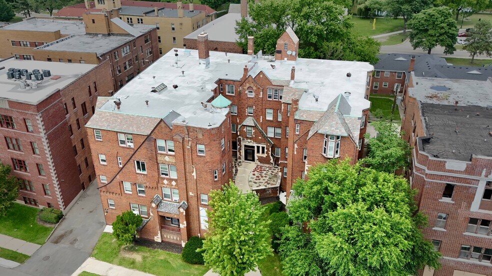 730 Whitmore Rd, Highland Park, MI à vendre - Photo du bâtiment - Image 2 de 3