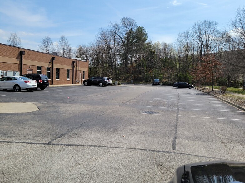 7600 IN-60, Sellersburg, IN à louer - Photo du bâtiment - Image 2 de 7