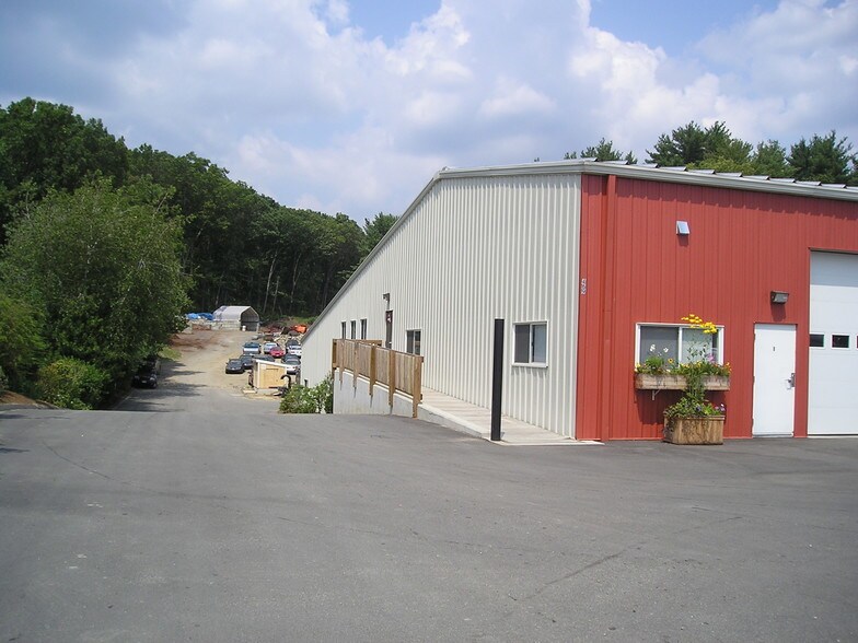 469 River Rd, Hudson, MA à louer - Photo du bâtiment - Image 2 de 9