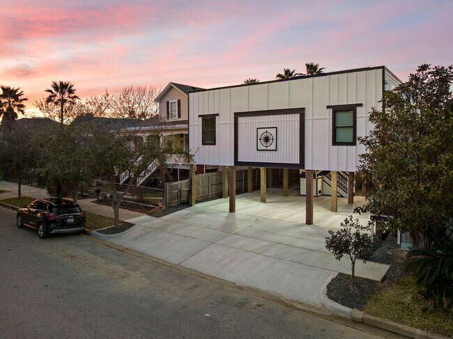 More details for 808 Sealy ave, Galveston, TX - Multifamily for Sale