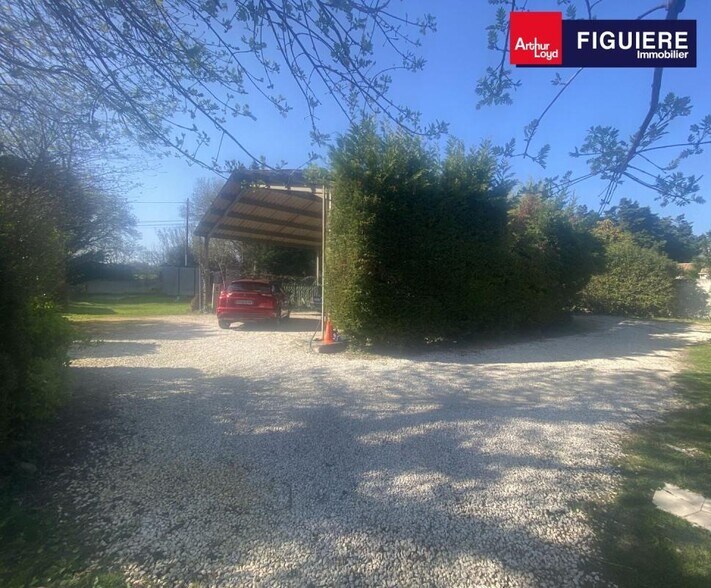 Land in Salon-de-Provence for sale - Building Photo - Image 2 of 6