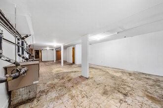 25-24 Broadway, Astoria, NY for lease Interior Photo- Image 2 of 12