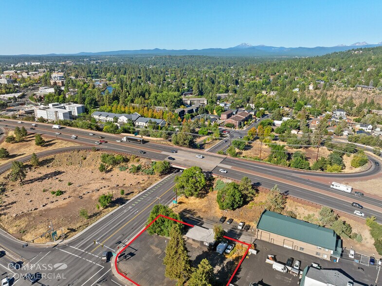 1819 NE Division St, Bend, OR à vendre - Photo du bâtiment - Image 3 de 12