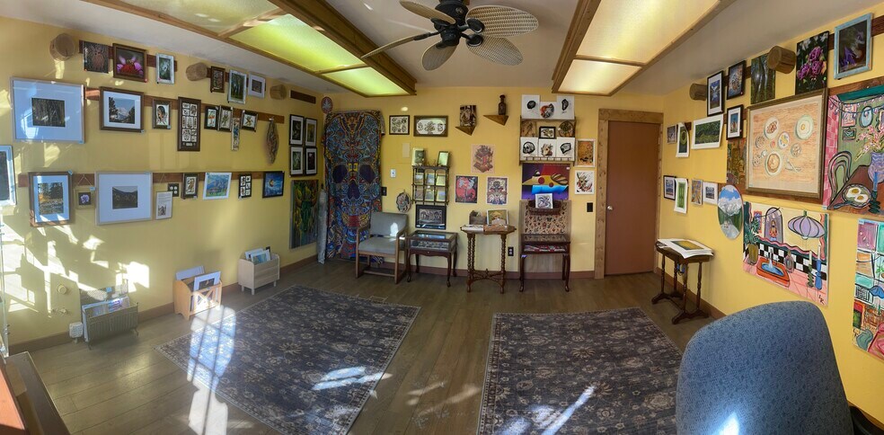 210-222 E Elkhorn Ave, Estes Park, CO à louer - Photo du bâtiment - Image 3 de 8