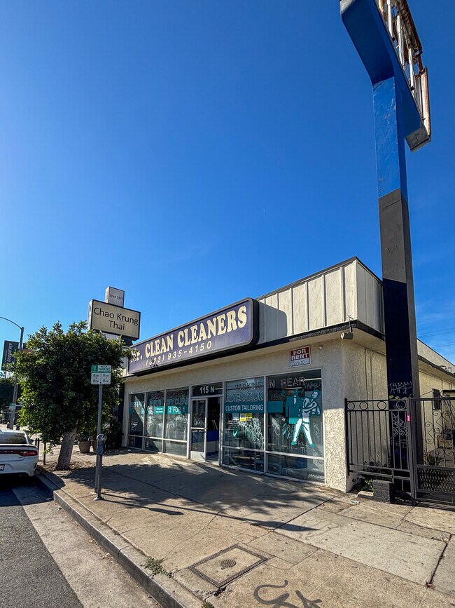 Plus de détails pour 115 N Fairfax Ave, Los Angeles, CA - Commerce de détail à vendre