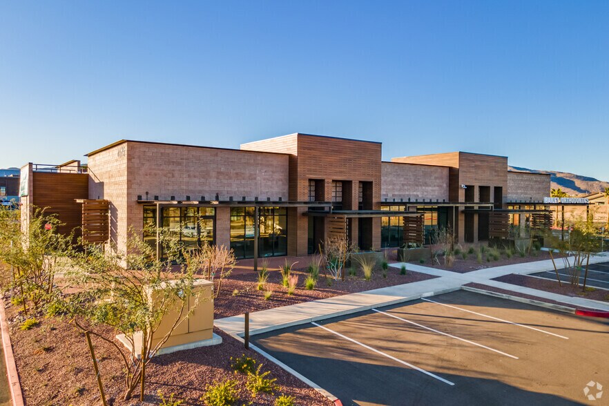 4175 N Pioneer Dr, Litchfield Park, AZ à louer - Photo du bâtiment - Image 2 de 16