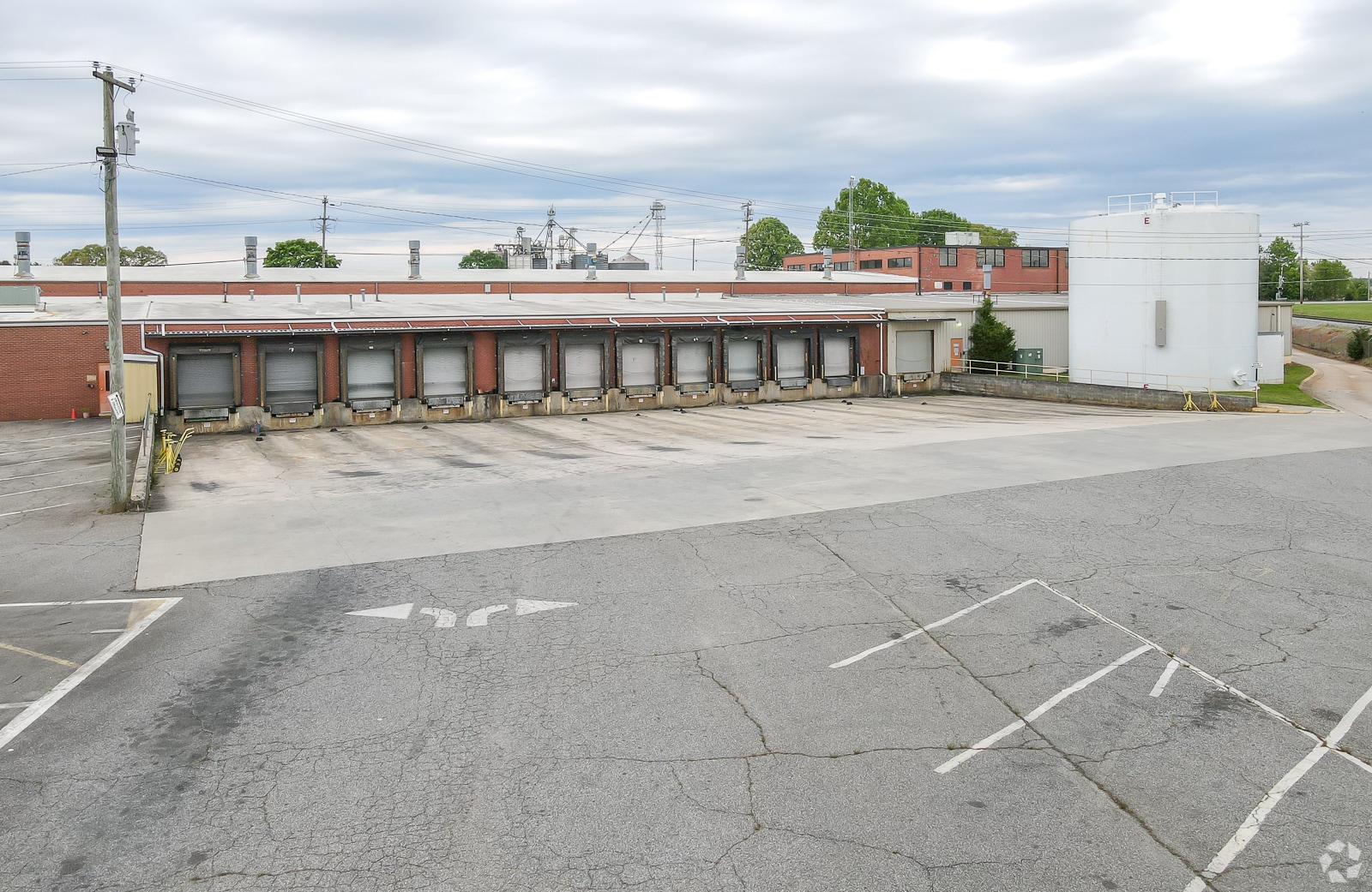 2020 W Front St, Statesville, NC for lease Primary Photo- Image 1 of 11