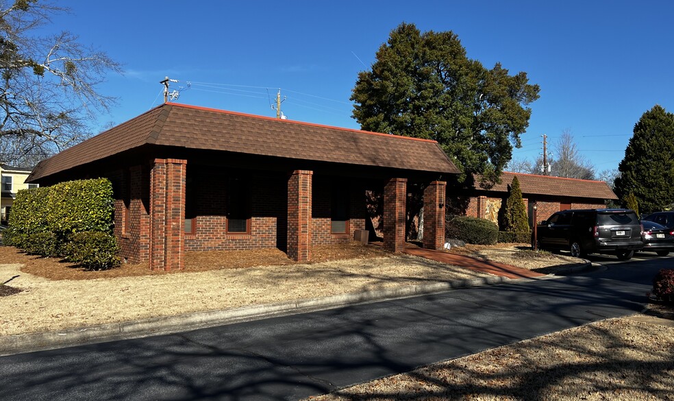 63 W Candler St, Winder, GA for lease - Primary Photo - Image 1 of 3