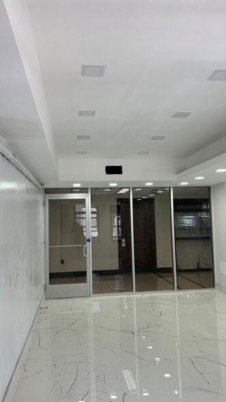 333 Washington St, Boston, MA for sale - Interior Photo - Image 3 of 58