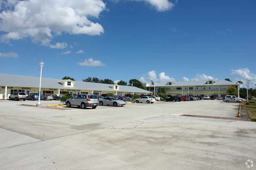 8402-8454 S Us-1 Hwy, Port Saint Lucie, FL for lease - Building Photo - Image 3 of 7