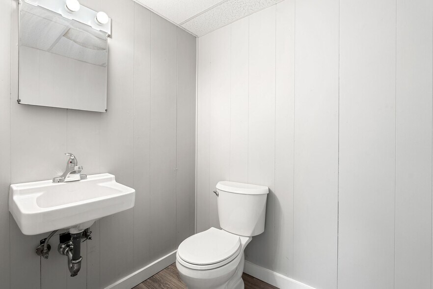 1205 Massachusetts Ave, Arlington, MA à vendre - Photo du bâtiment - Image 2 de 30