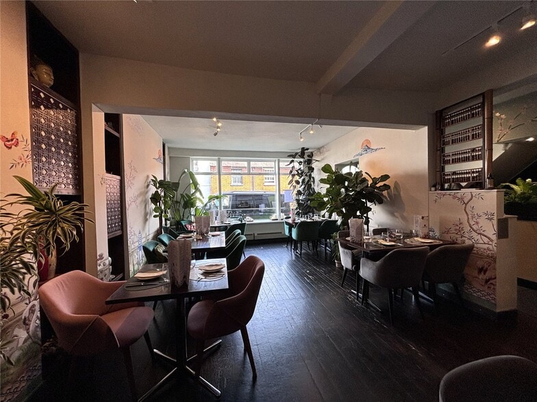 12-12A Upper High St, Winchester for lease - Interior Photo - Image 2 of 5
