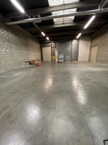 Flex in Gennevilliers for lease - Building Photo - Image 1 of 14