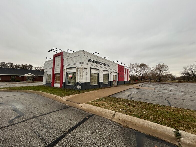 900 Broadway, Gary, IN à vendre - Photo du bâtiment - Image 2 de 6