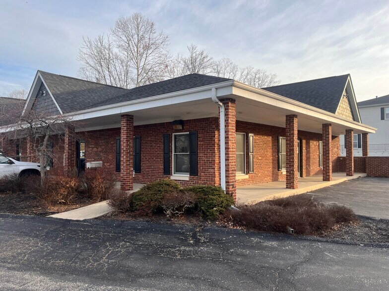 2495 S Walnut Street Pike, Bloomington, IN à louer - Photo du bâtiment - Image 3 de 23