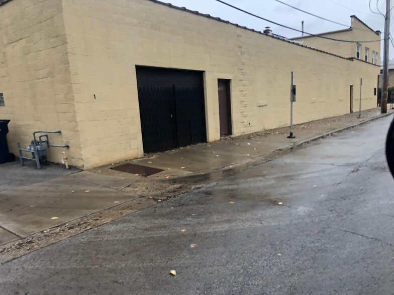 4835 Louise St, Skokie, IL for sale - Building Photo - Image 2 of 2