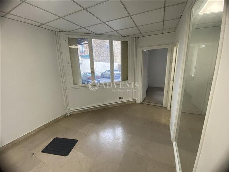 Office in Le Raincy for lease - Building Photo - Image 3 of 7