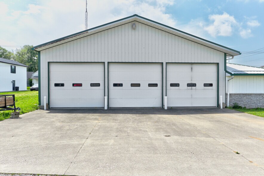 206 & 208 S Meridian St, Washington, IN à vendre - Photo du bâtiment - Image 3 de 24