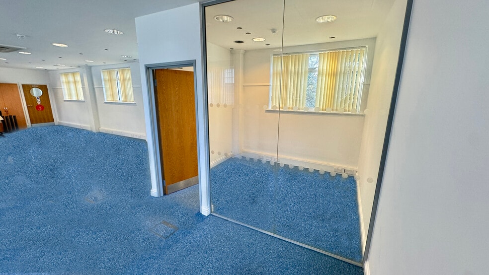 London Rd, Hassocks for lease - Building Photo - Image 3 of 4