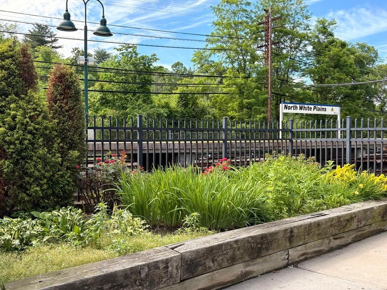 1 Harlem Ave, White Plains, NY for lease - Building Photo - Image 2 of 3