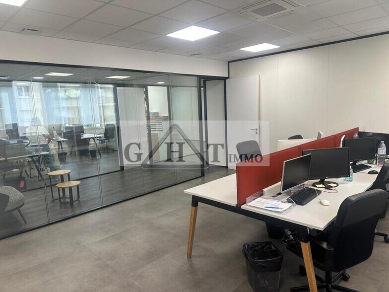 Bureau dans Charenton-le-Pont à louer - Photo intérieure - Image 2 de 2