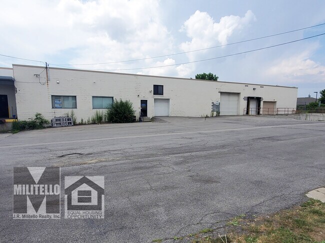 Plus de détails pour 2576 Walden Ave, Buffalo, NY - Industriel à louer