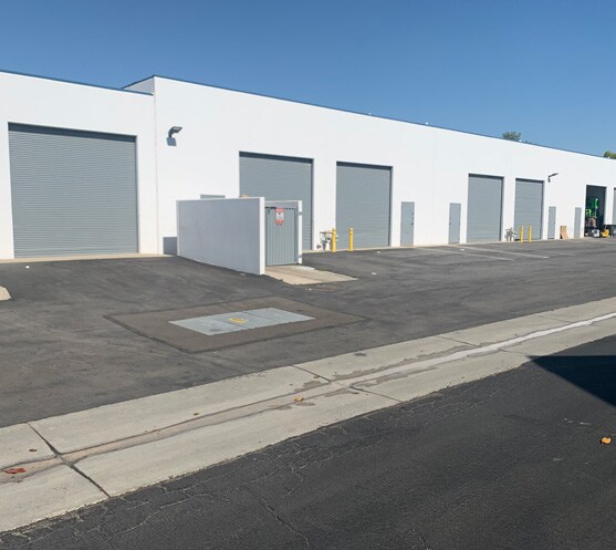 1814 Commercenter W, San Bernardino, CA à louer - Photo du bâtiment - Image 3 de 8
