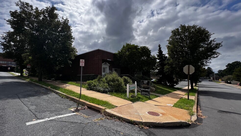 2100 Ferry St, Easton, PA à louer - Photo du bâtiment - Image 3 de 57