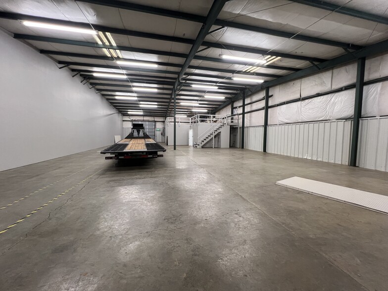 400 Industrial Park Rd, Starkville, MS for lease - Primary Photo - Image 1 of 1
