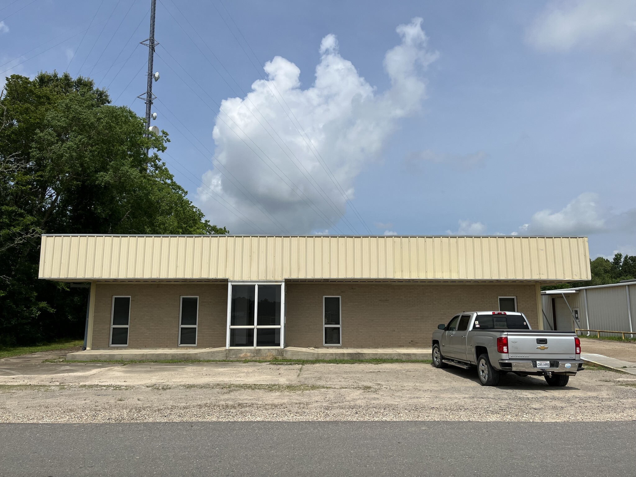 819 Industrial, Eunice, LA for sale Primary Photo- Image 1 of 1