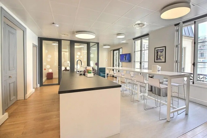 15 Rue Drouot, Paris à louer - Photo intérieure - Image 2 de 8