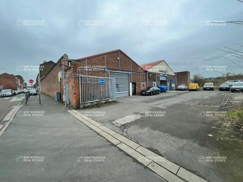 Flex in Lille for lease - Building Photo - Image 3 of 14