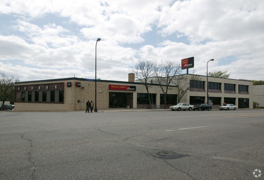 3410-3430 SE University Ave, Minneapolis, MN à louer - Photo du bâtiment - Image 3 de 3